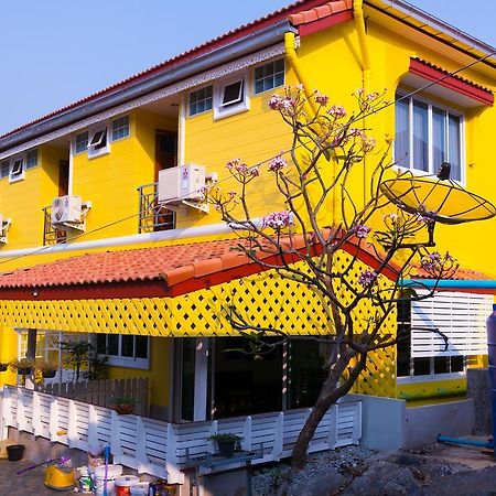 Rak Ban Kerd House Hotel Koh Si Chang Værelse billede