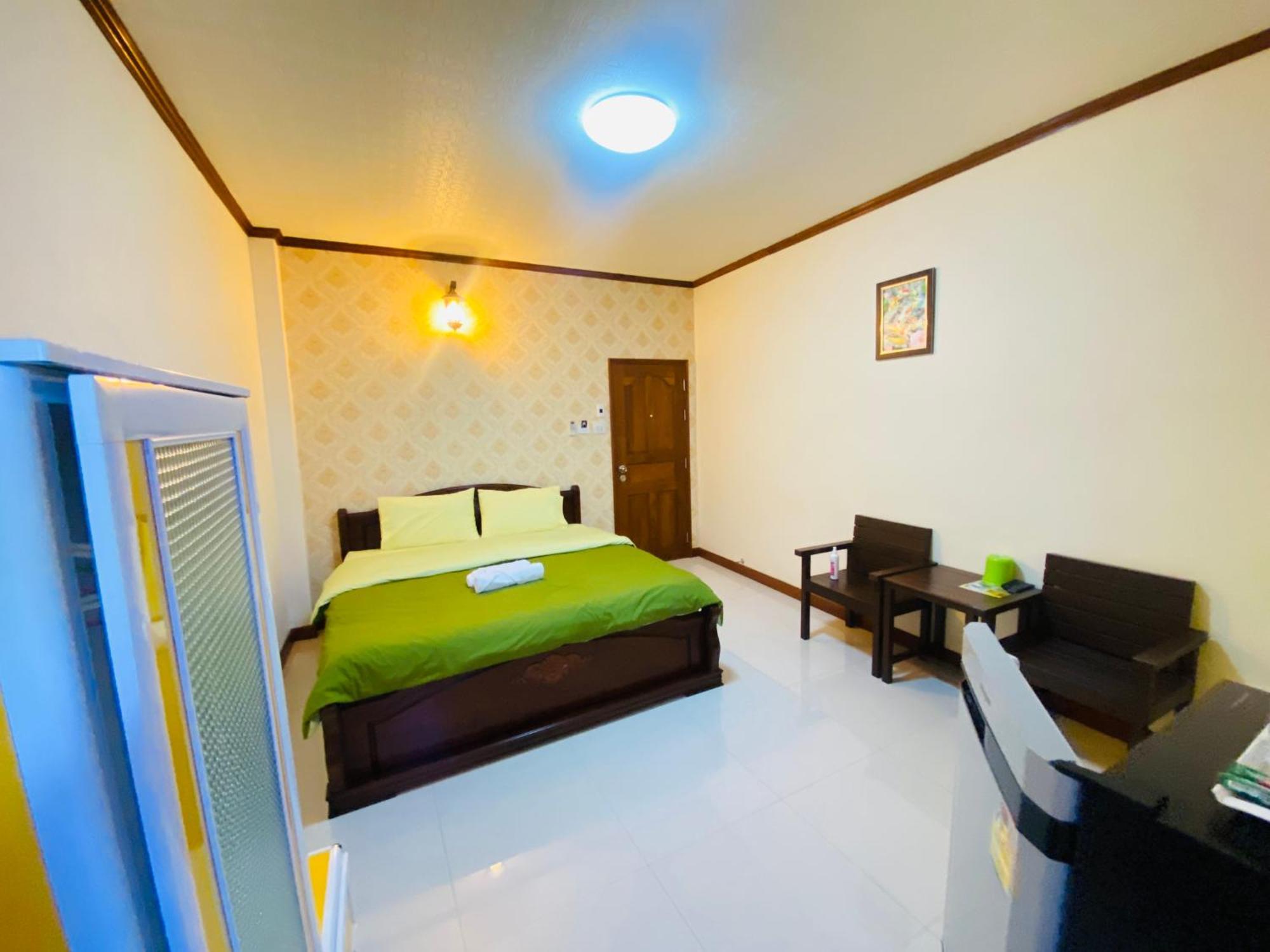 Rak Ban Kerd House Hotel Koh Si Chang Eksteriør billede